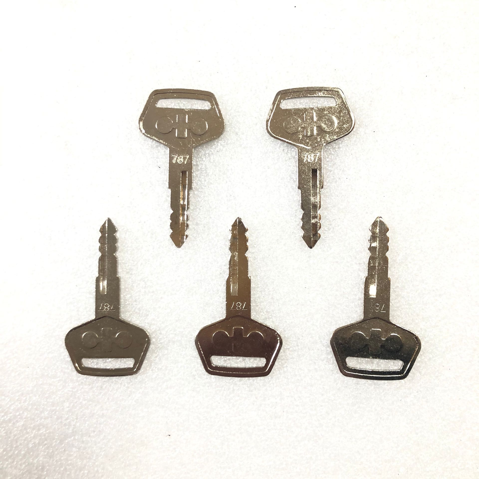 Set of 5 For Komatsu Heavy Equ - огляд і ціна Heavy Equipment Key Set