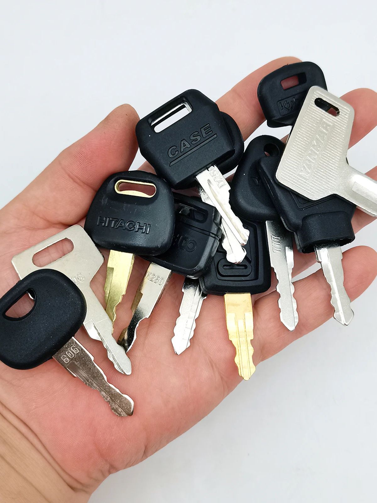 12 type doorlock lgnition Key  - огляд і ціна Heavy Equipment Komatsu